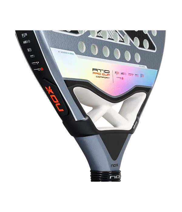 Pala Nox AT10 Pro Cup Comfort 2025 Agustín Tapia