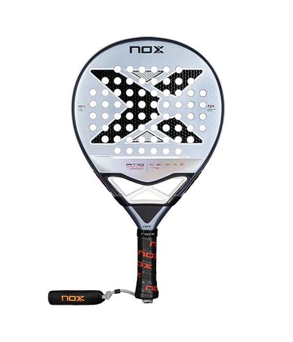 Pala Nox AT10 Pro Cup Comfort 2025 Agustín Tapia