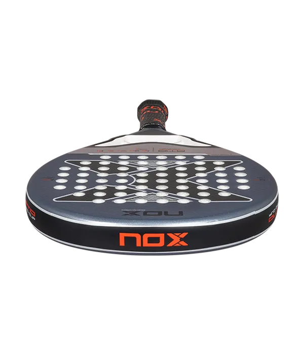 Pala Nox AT10 Pro Cup Comfort 2025 Agustín Tapia