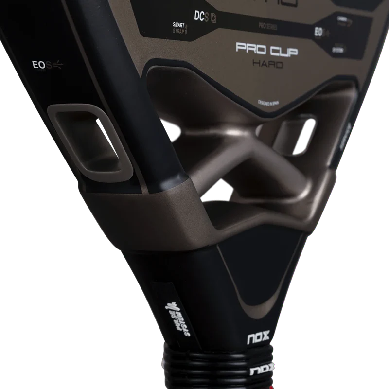 Pala Nox AT10 Pro Cup Hard by Agustin Tapia 2026