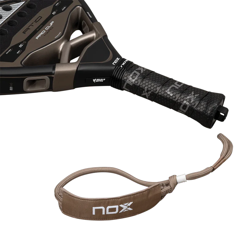 Pala Nox AT10 Pro Cup Hard by Agustin Tapia 2026