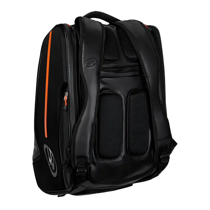 Paletero Bullpadel Hack Negro 2026