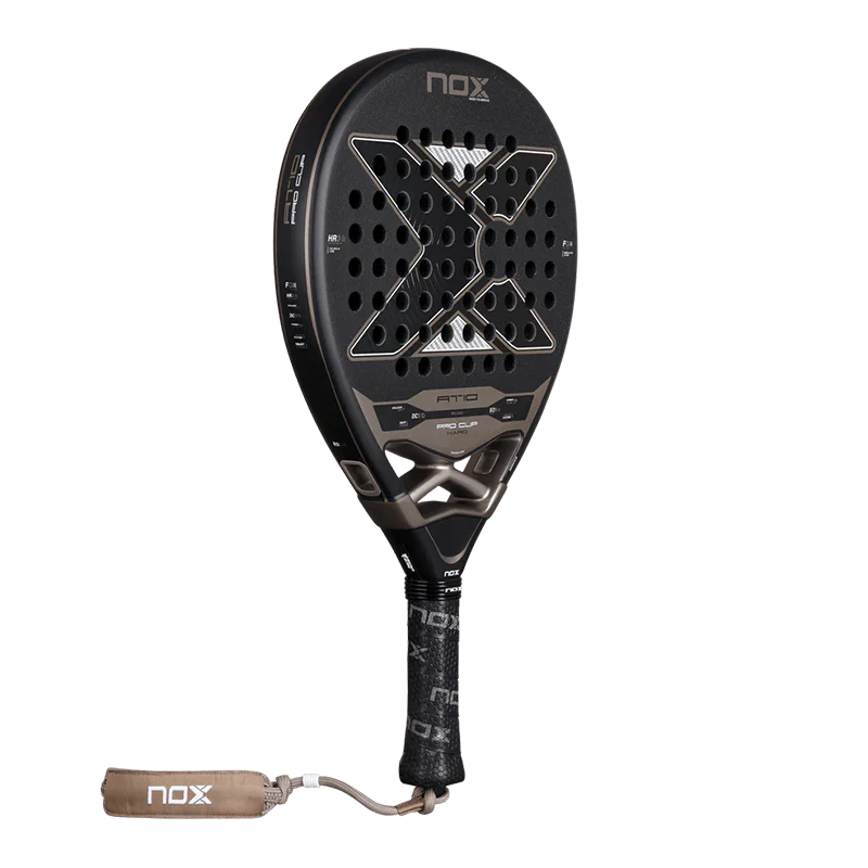 Pala Nox AT10 Pro Cup Hard by Agustin Tapia 2026