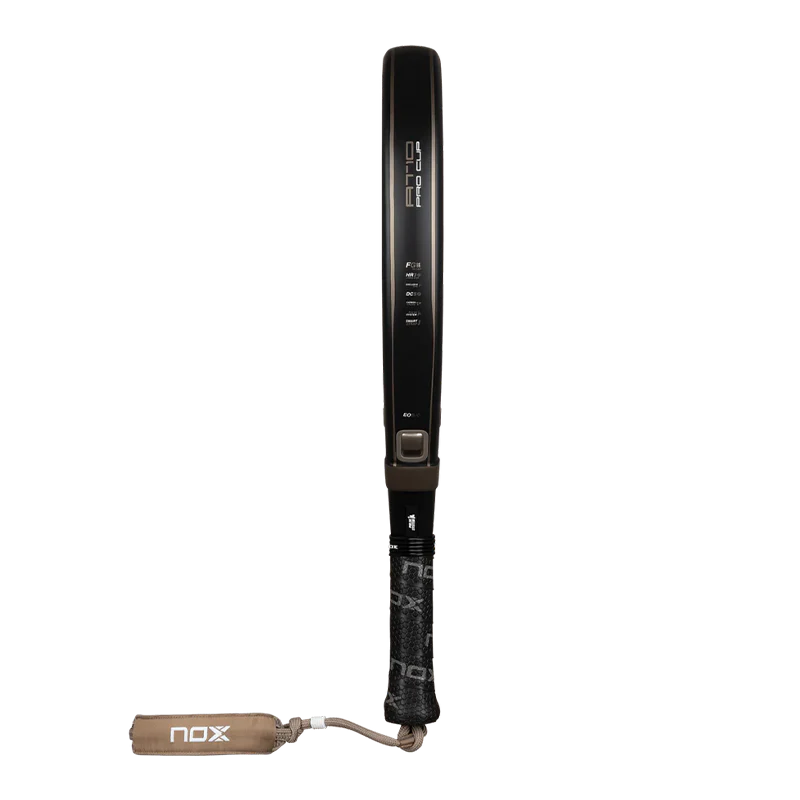 Pala Nox AT10 Pro Cup Hard by Agustin Tapia 2026