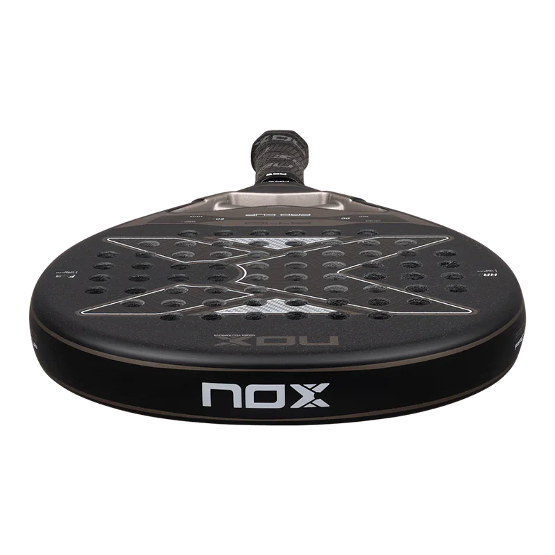 Pala Nox AT10 Pro Cup Hard by Agustin Tapia 2026